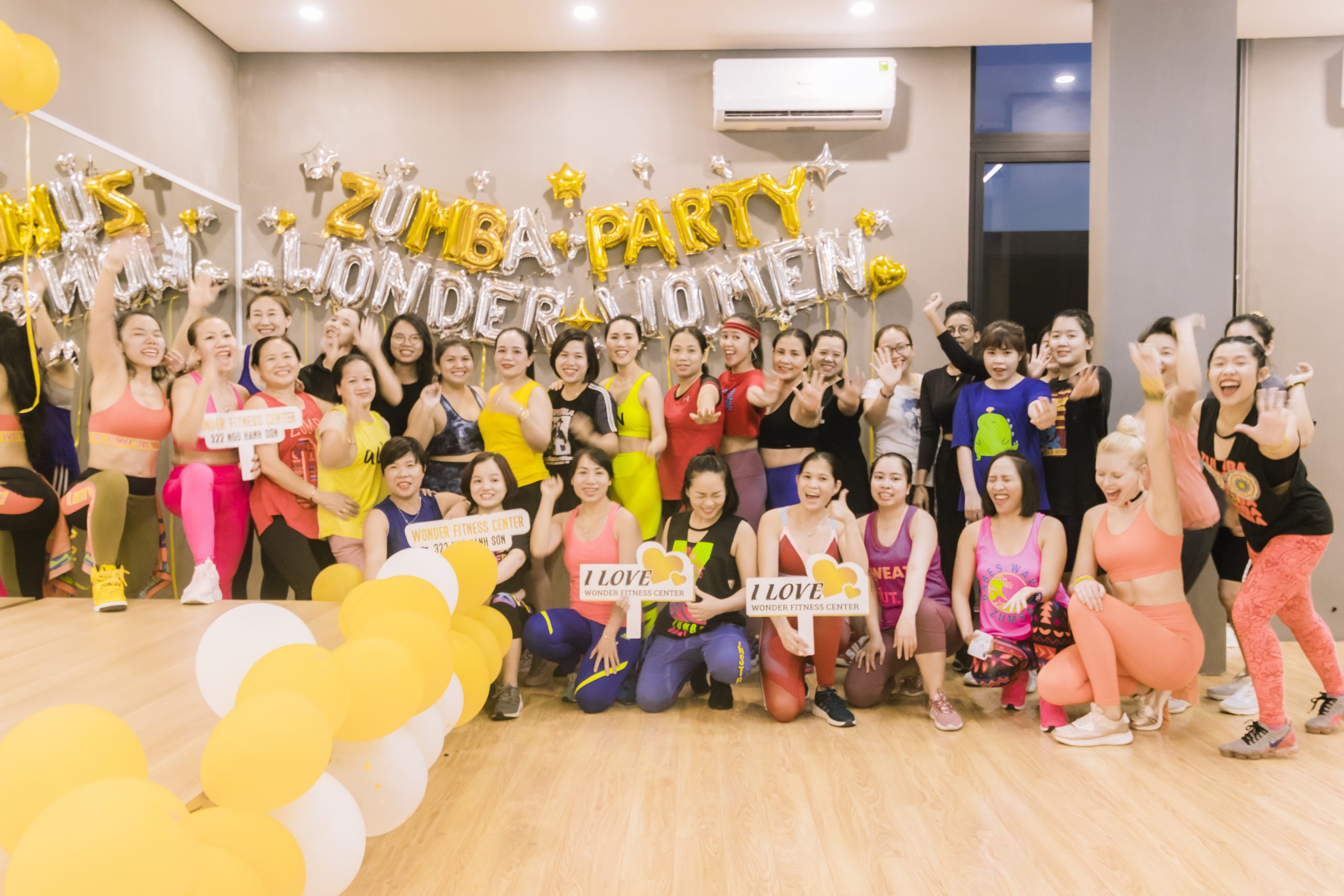 WONDER FITNESS CENTER RỘN RÀNG VỚI ZUMBA PARTY